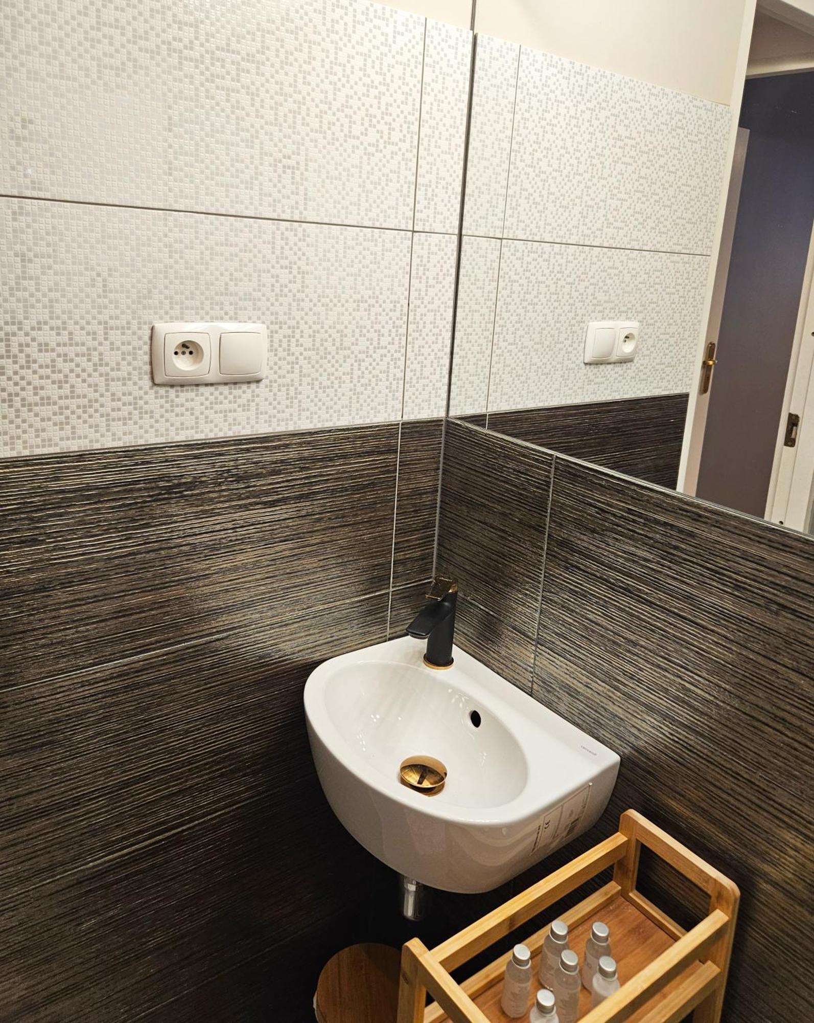Appartement Sara -Mikolajska - Rynek - Netflix Hydromassage à Cracovie Extérieur photo
